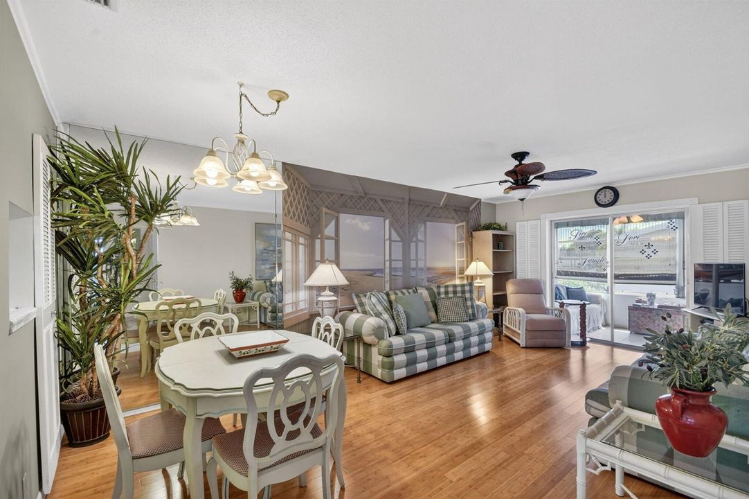 Dining:Living Room 1