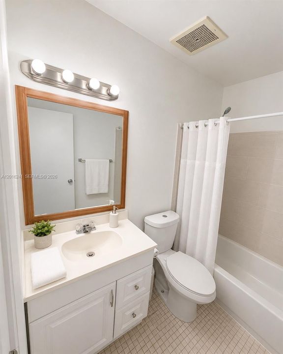 For Sale: $129,000 (1 beds, 1 baths, 982 Square Feet)