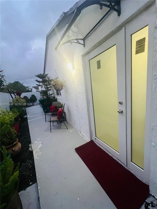 В аренду: $1,600 (1 спален, 1 ванн, 1751 Квадратных фут)