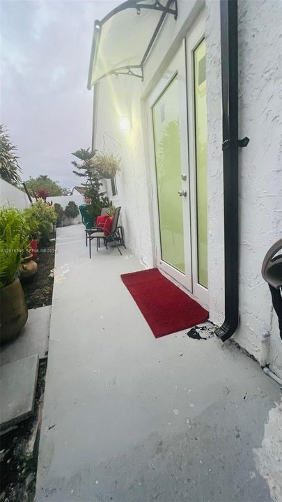 В аренду: $1,600 (1 спален, 1 ванн, 1751 Квадратных фут)