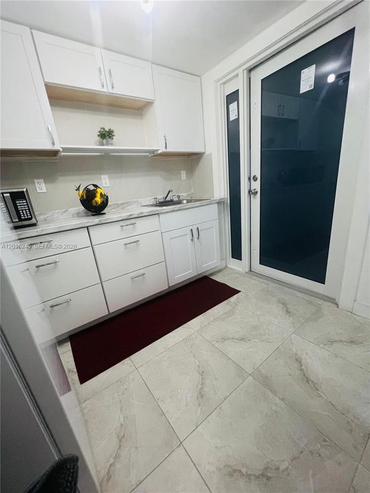 В аренду: $1,600 (1 спален, 1 ванн, 1751 Квадратных фут)