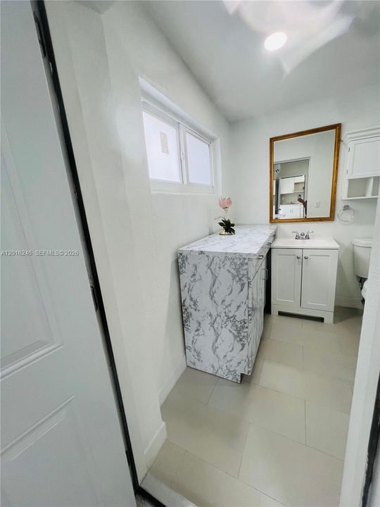 В аренду: $1,600 (1 спален, 1 ванн, 1751 Квадратных фут)