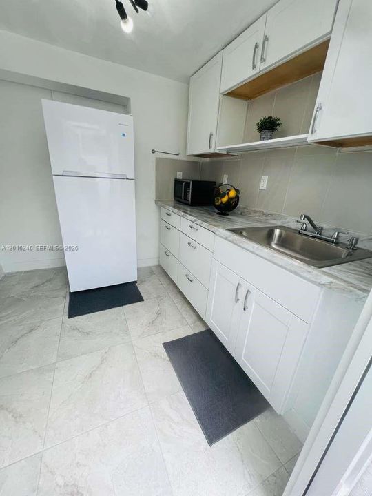 В аренду: $1,600 (1 спален, 1 ванн, 1751 Квадратных фут)