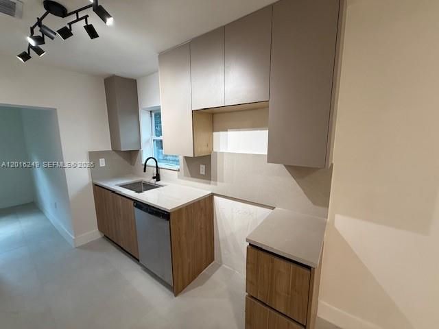 En Venta: $870,000 (3 camas, 2 baños, 1170 Pies cuadrados)