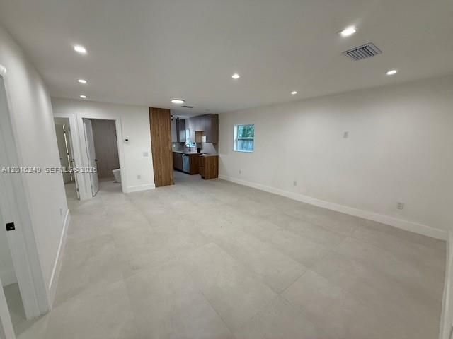 En Venta: $870,000 (3 camas, 2 baños, 1170 Pies cuadrados)