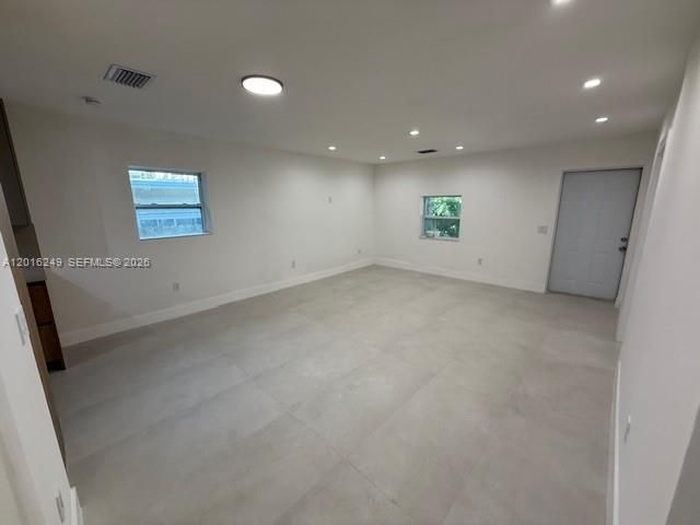 En Venta: $870,000 (3 camas, 2 baños, 1170 Pies cuadrados)