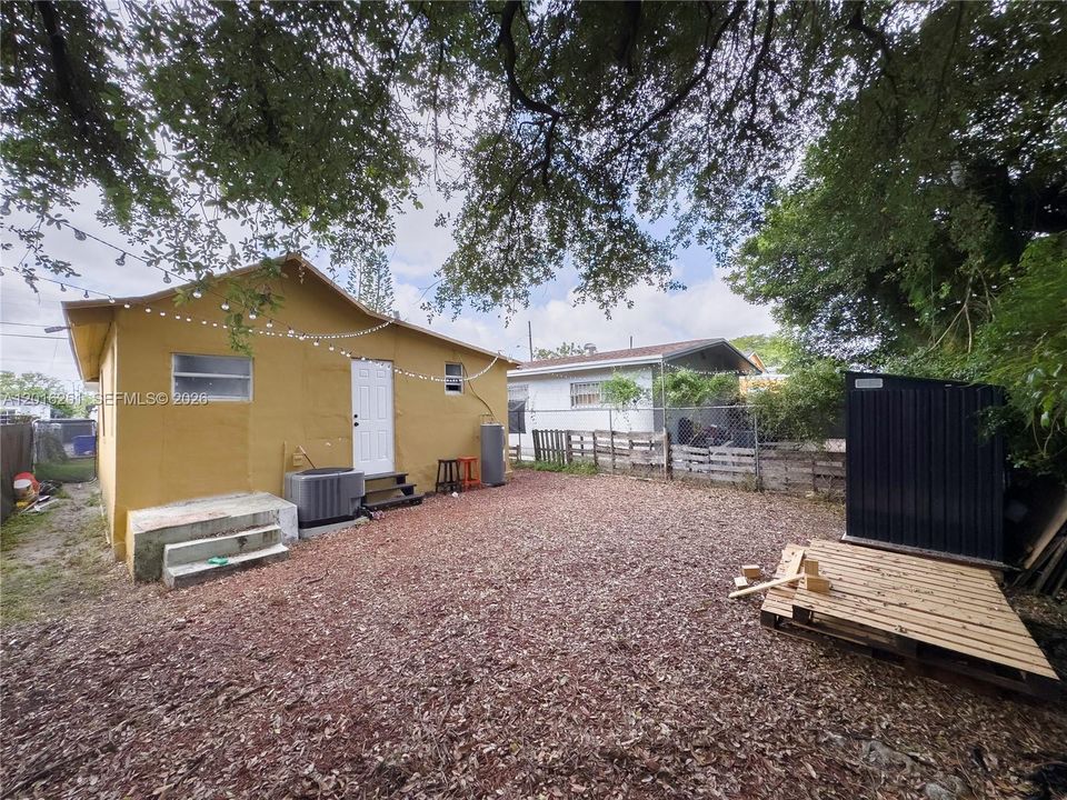 Activo con contrato: $340,000 (3 camas, 1 baños, 672 Pies cuadrados)
