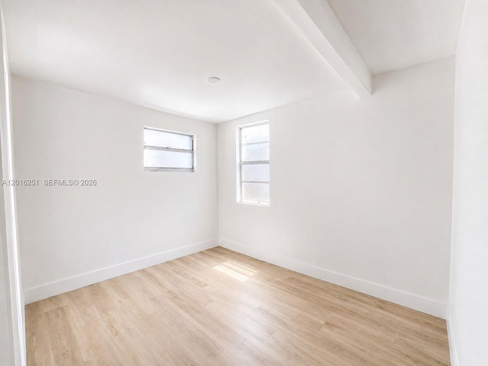 Activo con contrato: $340,000 (3 camas, 1 baños, 672 Pies cuadrados)