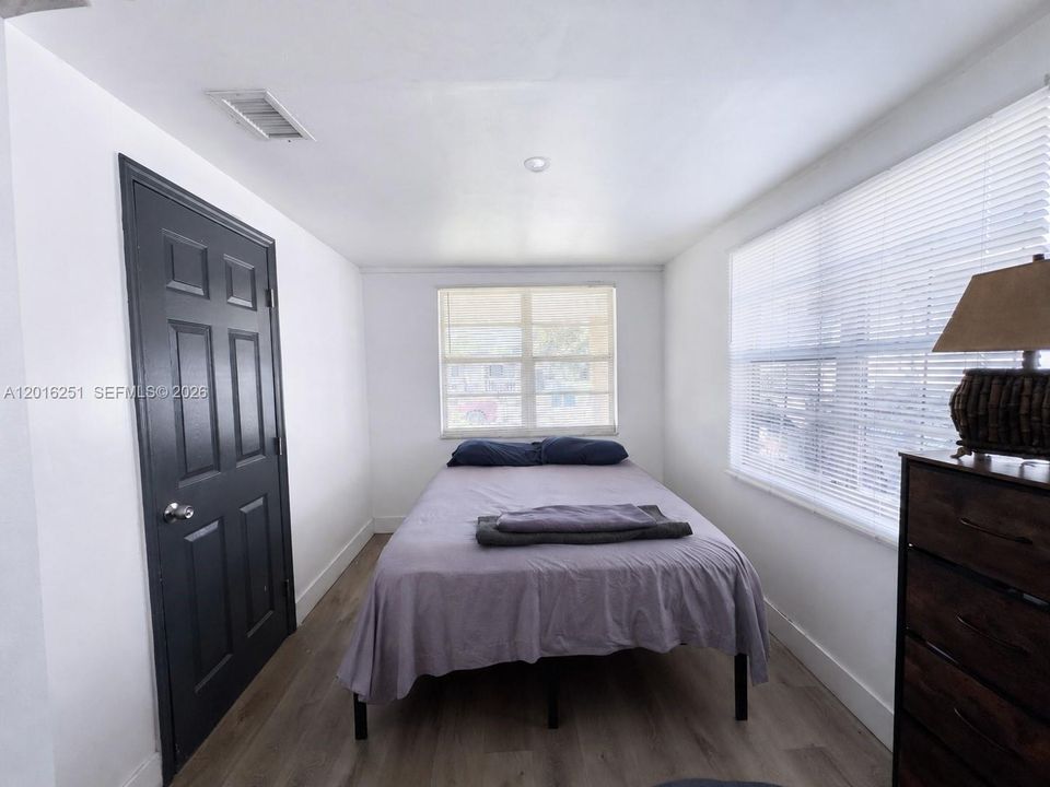 Activo con contrato: $340,000 (3 camas, 1 baños, 672 Pies cuadrados)