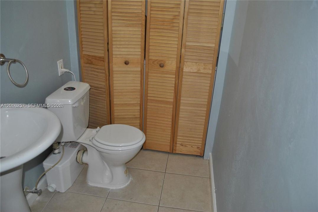 В аренду: $3,000 (3 спален, 2 ванн, 1574 Квадратных фут)