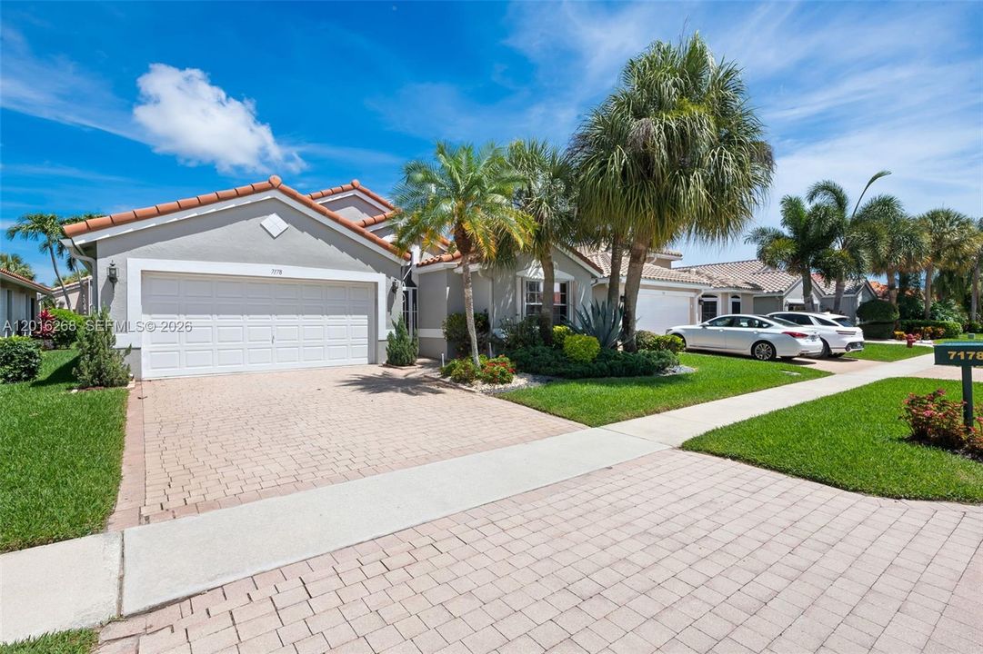 For Sale: $469,900 (3 beds, 2 baths, 1829 Square Feet)