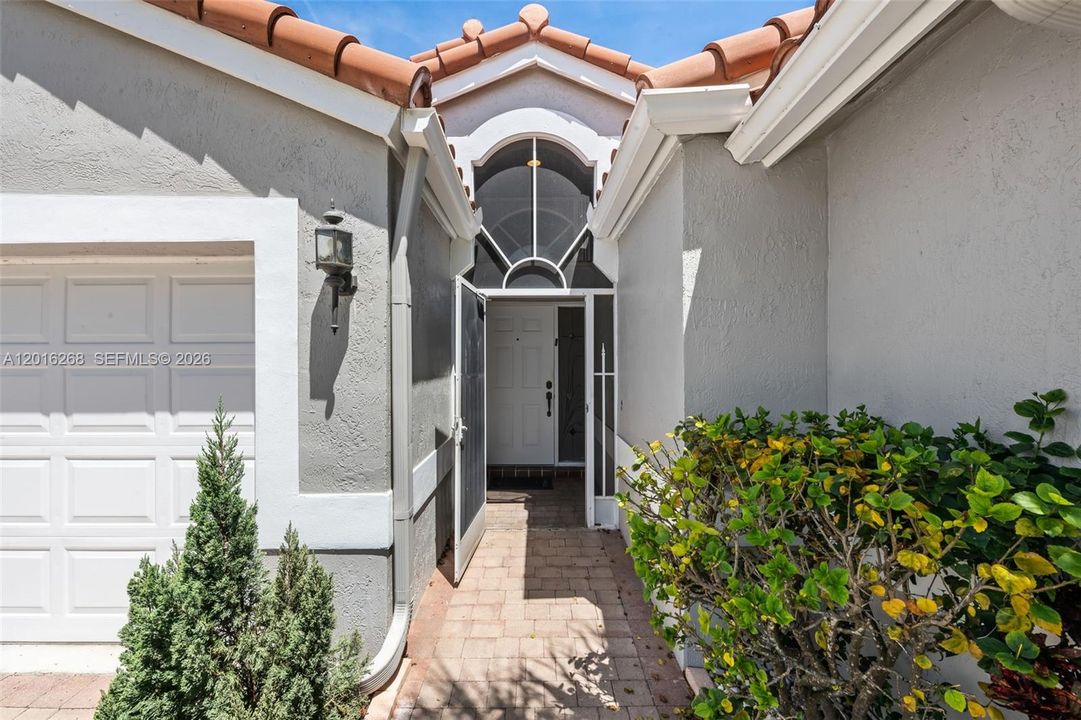 For Sale: $469,900 (3 beds, 2 baths, 1829 Square Feet)
