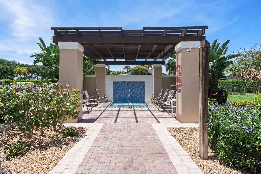 For Sale: $469,900 (3 beds, 2 baths, 1829 Square Feet)