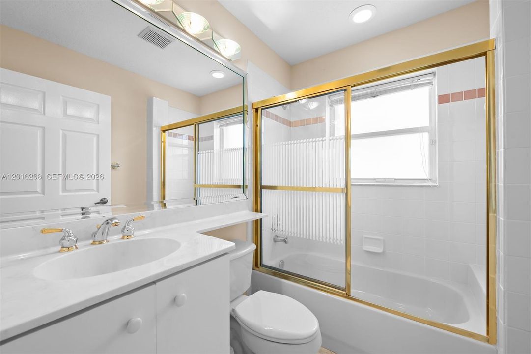 For Sale: $469,900 (3 beds, 2 baths, 1829 Square Feet)