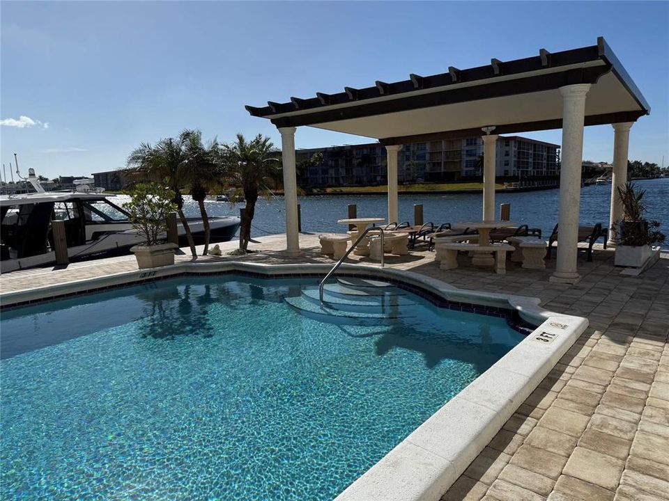 pool pergola