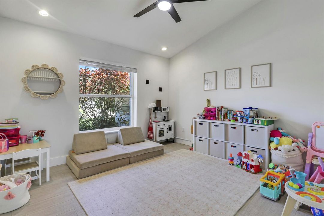 Guest Bedroom/Office