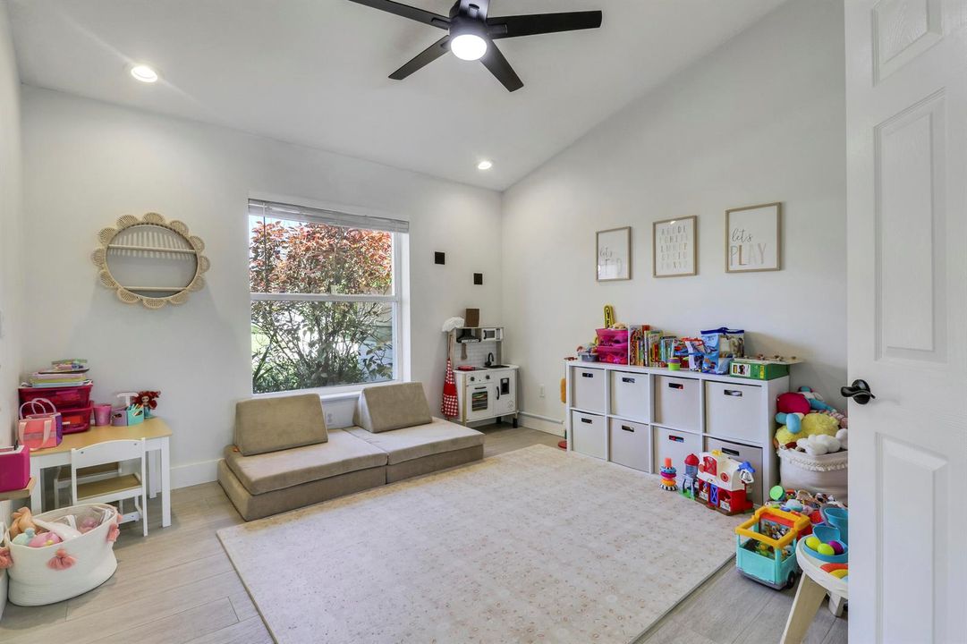 Guest Bedroom/Office