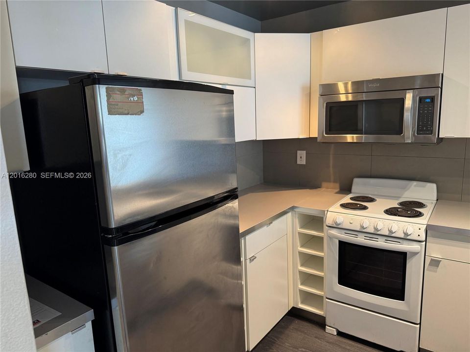 Vendido Recientemente: $118,000 (1 camas, 1 baños, 826 Pies cuadrados)