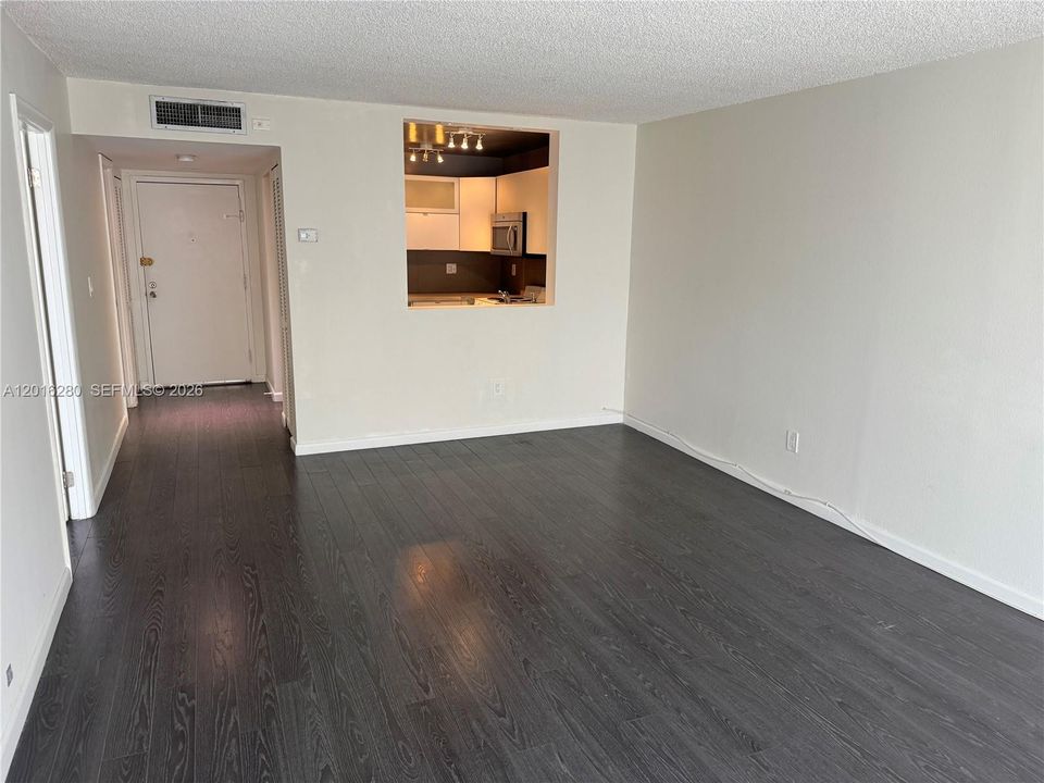 Vendido Recientemente: $118,000 (1 camas, 1 baños, 826 Pies cuadrados)