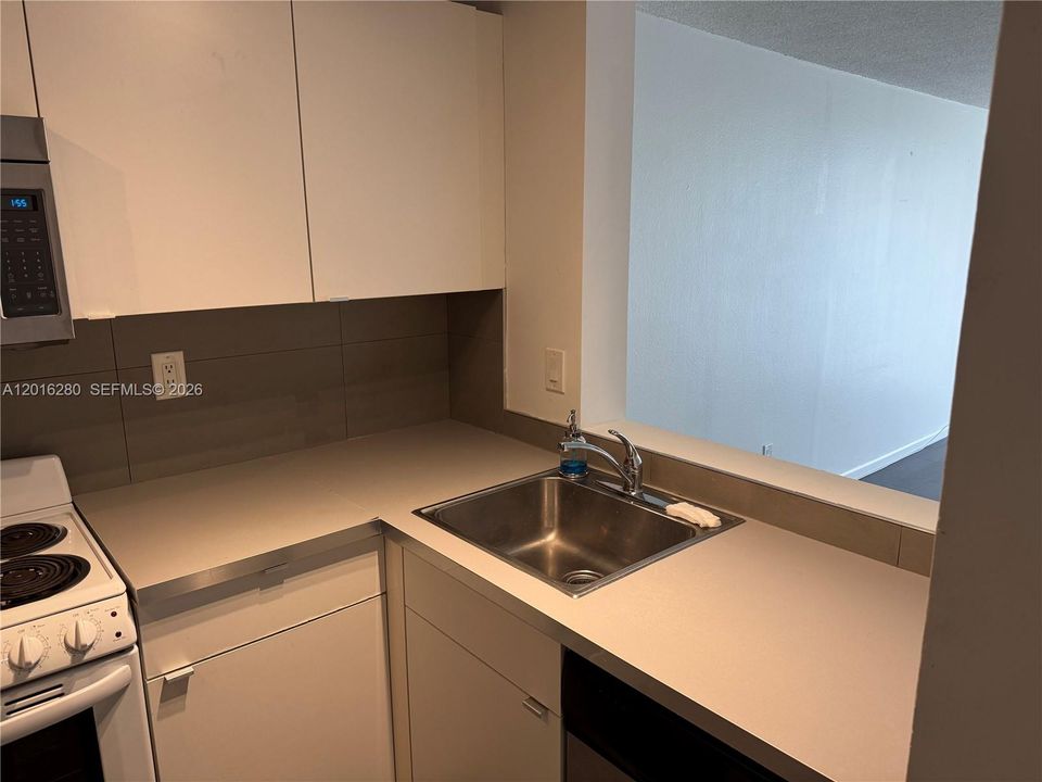 Vendido Recientemente: $118,000 (1 camas, 1 baños, 826 Pies cuadrados)