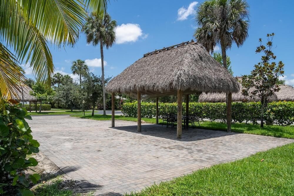 For Sale: $299,000 (0.10 acres)