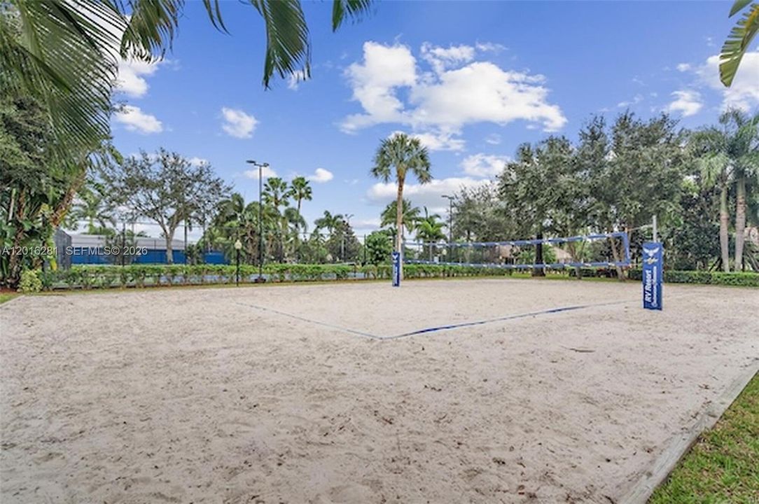 For Sale: $299,000 (0.10 acres)
