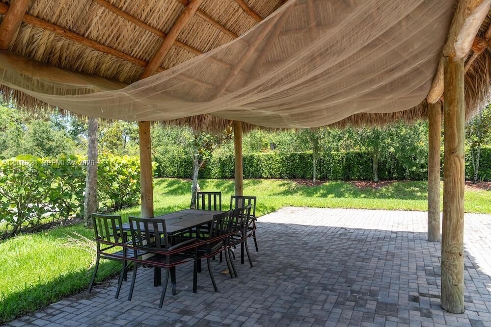 For Sale: $299,000 (0.10 acres)