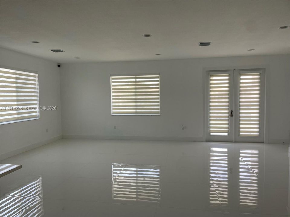 For Sale: $475,000 (4 beds, 3 baths, 2300 Square Feet)