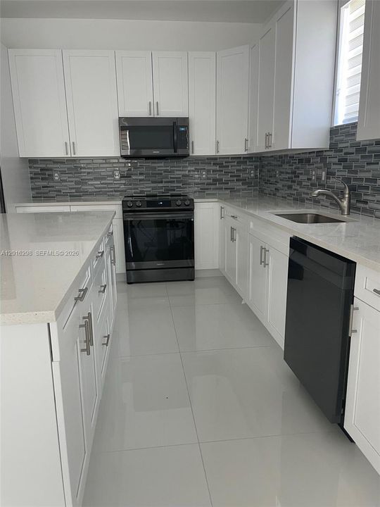 For Sale: $475,000 (4 beds, 3 baths, 2300 Square Feet)