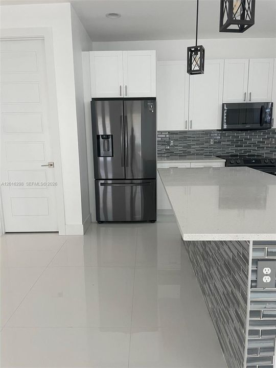 For Sale: $475,000 (4 beds, 3 baths, 2300 Square Feet)