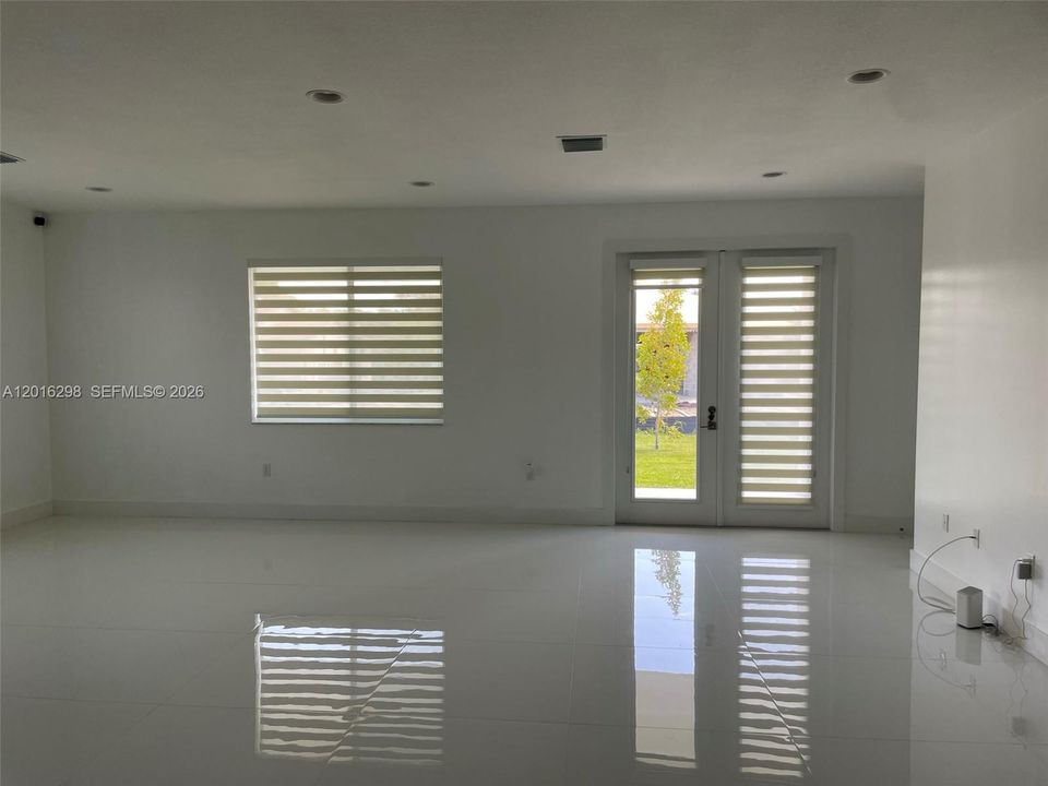 For Sale: $475,000 (4 beds, 3 baths, 2300 Square Feet)