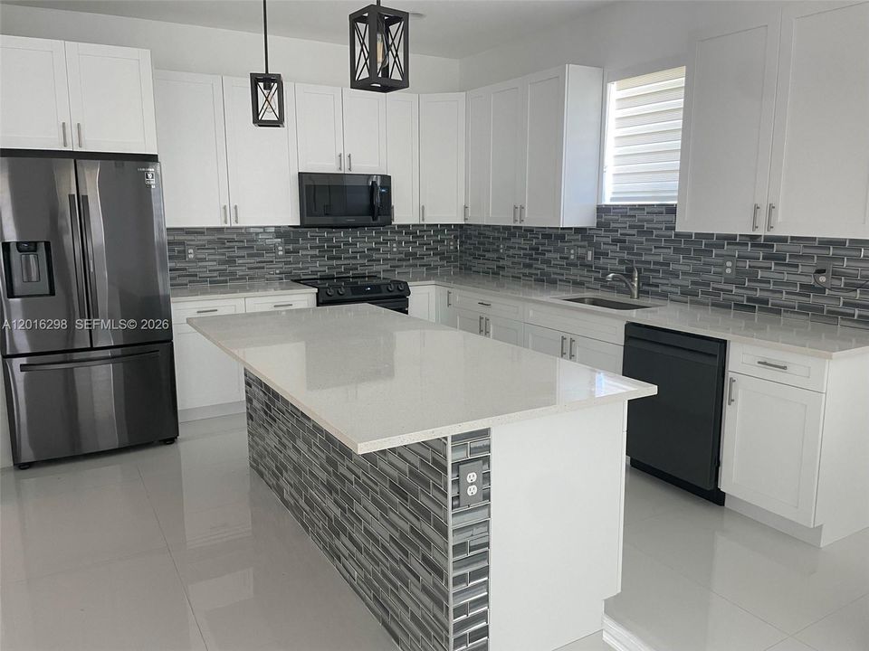 For Sale: $475,000 (4 beds, 3 baths, 2300 Square Feet)
