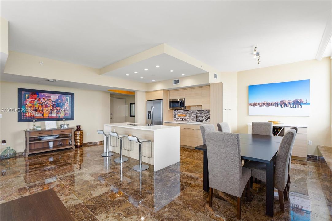 For Sale: $1,657,000 (2 beds, 2 baths, 1581 Square Feet)