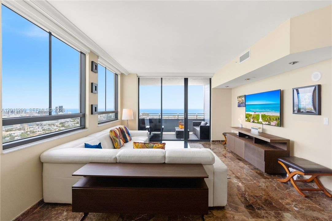 For Sale: $1,657,000 (2 beds, 2 baths, 1581 Square Feet)