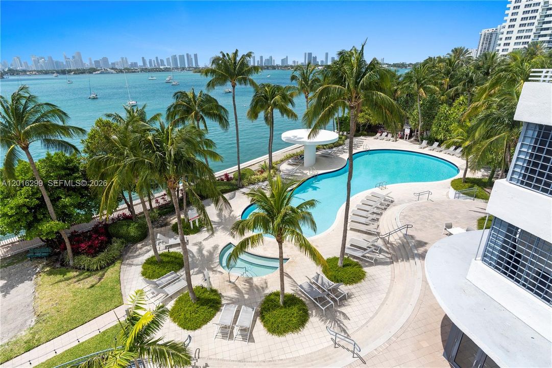 For Sale: $1,657,000 (2 beds, 2 baths, 1581 Square Feet)