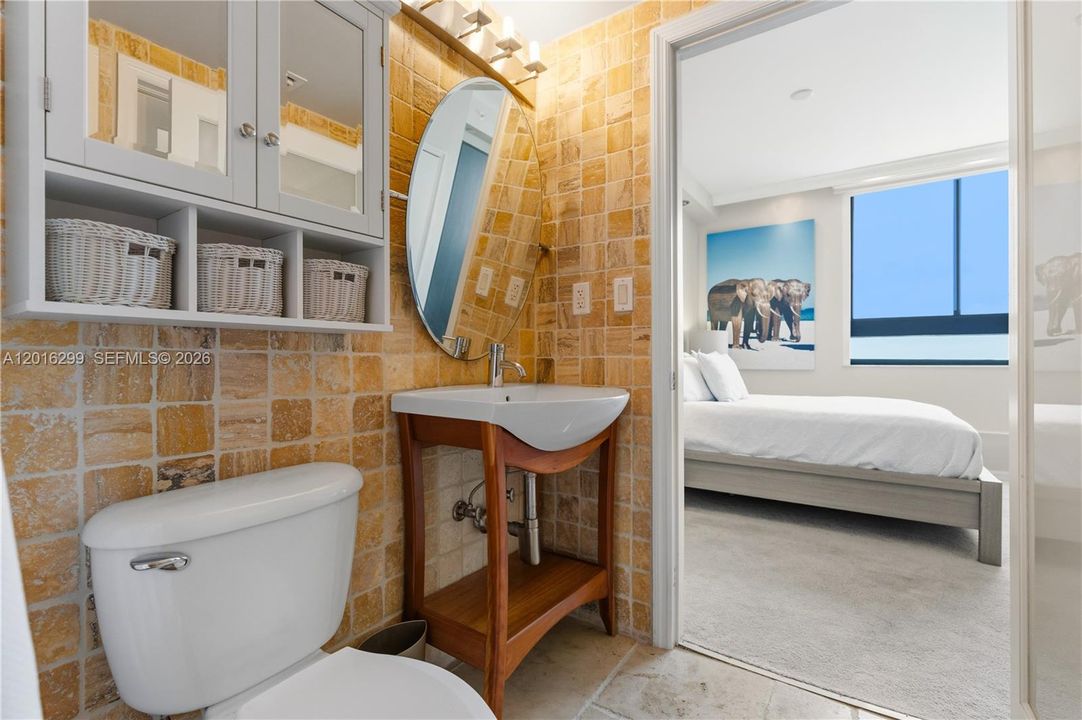 For Sale: $1,657,000 (2 beds, 2 baths, 1581 Square Feet)
