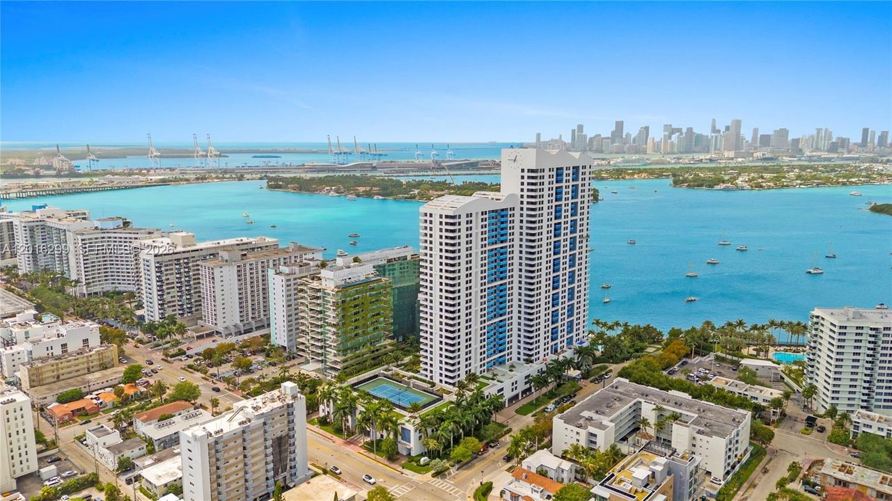 For Sale: $1,657,000 (2 beds, 2 baths, 1581 Square Feet)