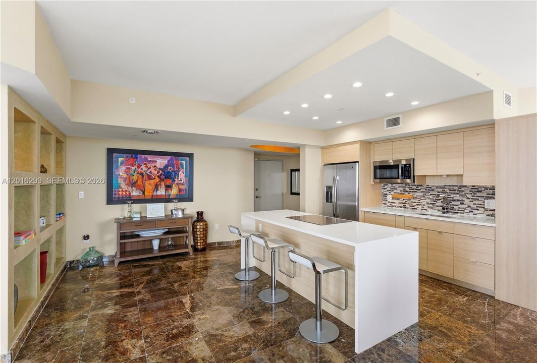 For Sale: $1,657,000 (2 beds, 2 baths, 1581 Square Feet)