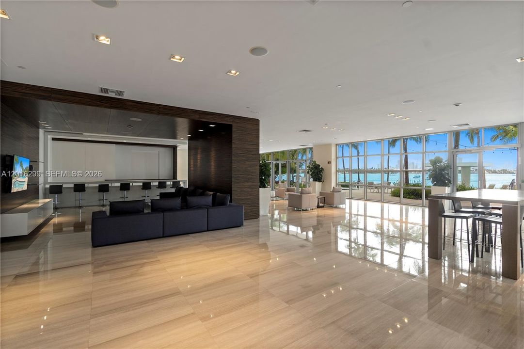 For Sale: $1,657,000 (2 beds, 2 baths, 1581 Square Feet)