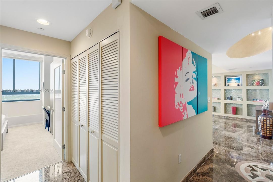 For Sale: $1,657,000 (2 beds, 2 baths, 1581 Square Feet)
