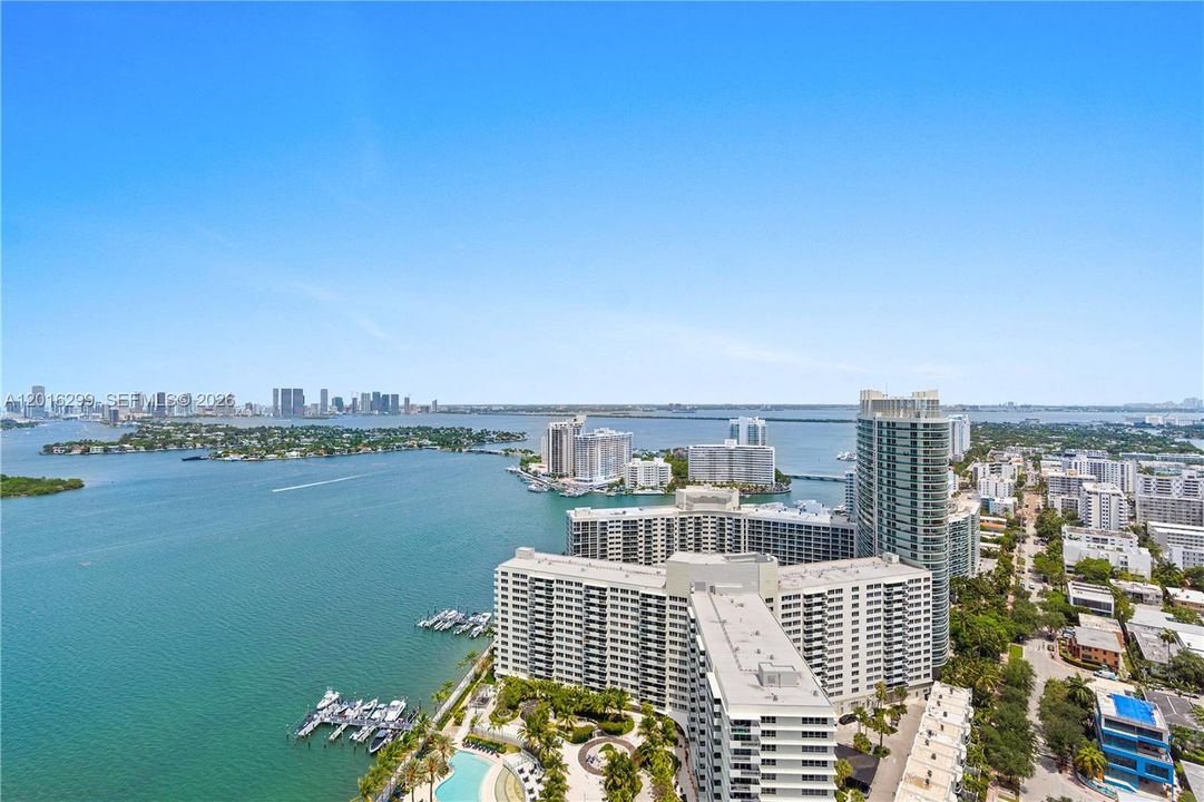 For Sale: $1,657,000 (2 beds, 2 baths, 1581 Square Feet)