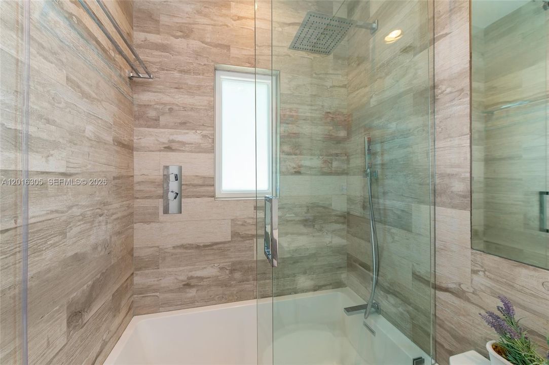 В аренду: $11,000 (4 спален, 3 ванн, 2218 Квадратных фут)