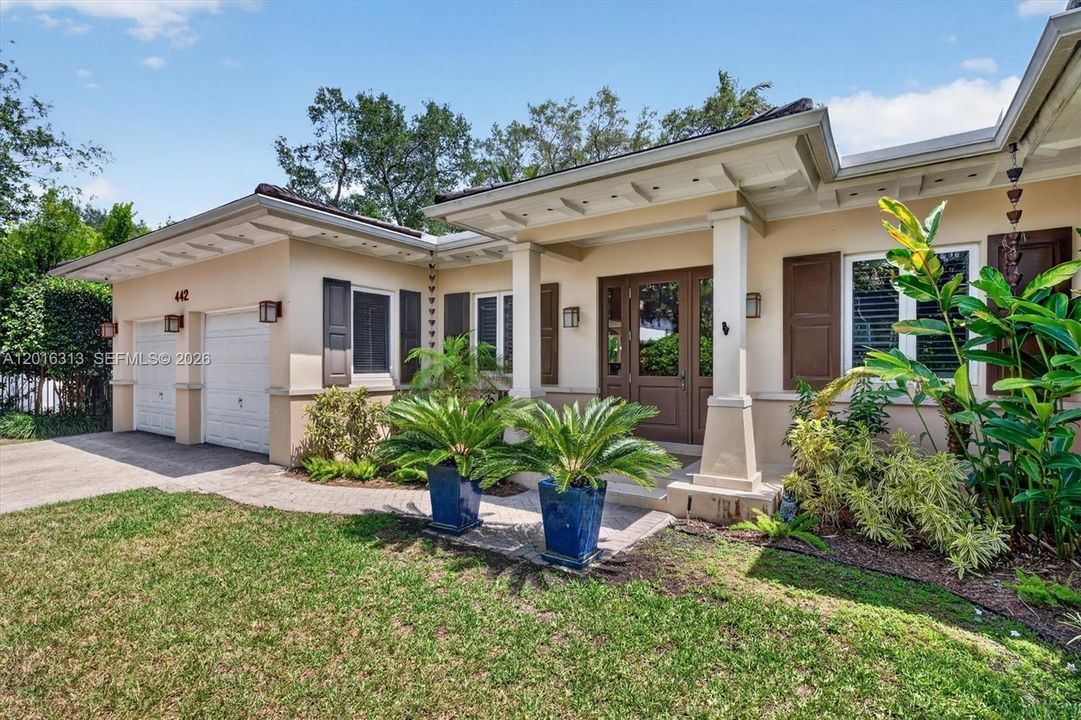 For Sale: $3,620,000 (3 beds, 3 baths, 2721 Square Feet)