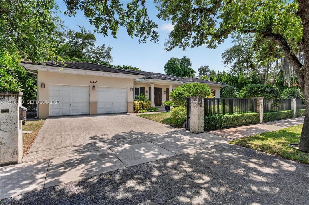 For Sale: $3,620,000 (3 beds, 3 baths, 2721 Square Feet)