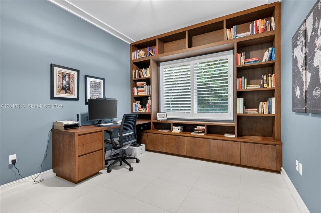 For Sale: $3,620,000 (3 beds, 3 baths, 2721 Square Feet)