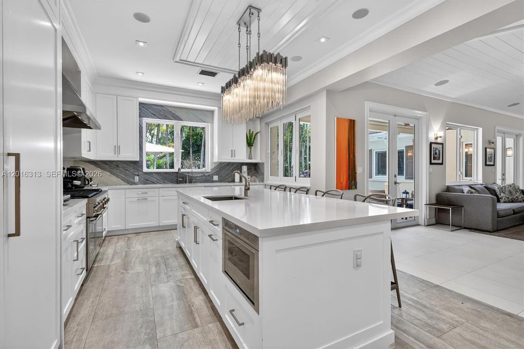 For Sale: $3,620,000 (3 beds, 3 baths, 2721 Square Feet)