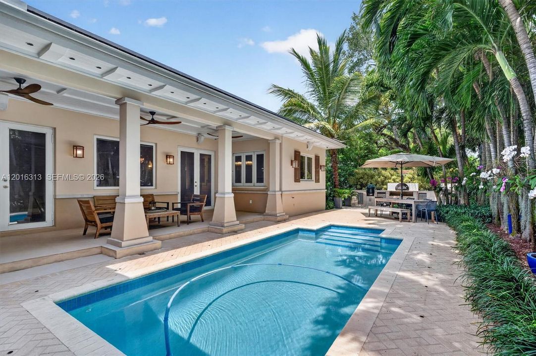 For Sale: $3,620,000 (3 beds, 3 baths, 2721 Square Feet)