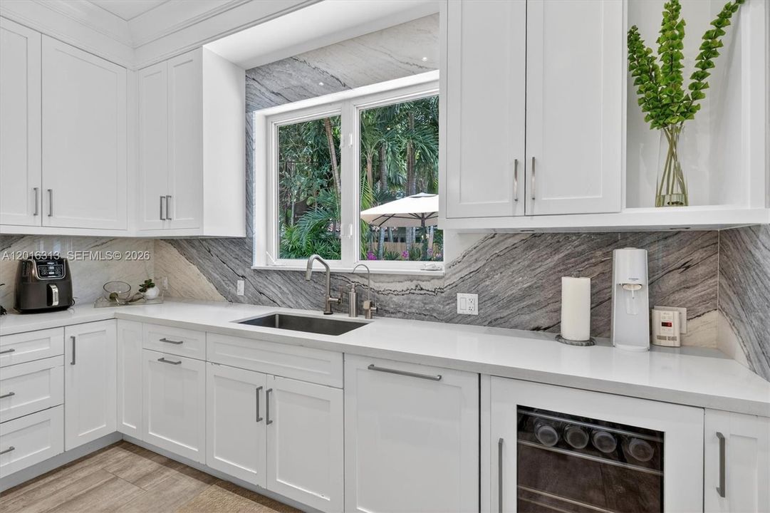 For Sale: $3,620,000 (3 beds, 3 baths, 2721 Square Feet)
