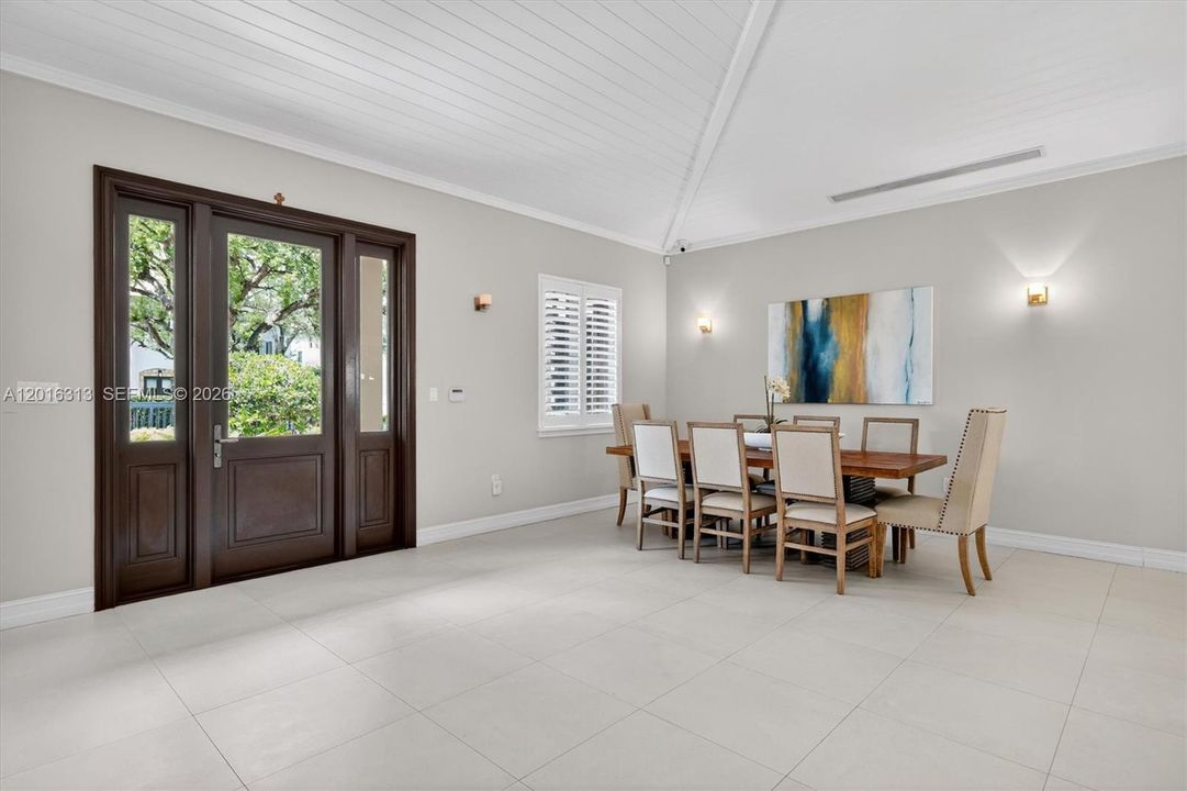For Sale: $3,620,000 (3 beds, 3 baths, 2721 Square Feet)