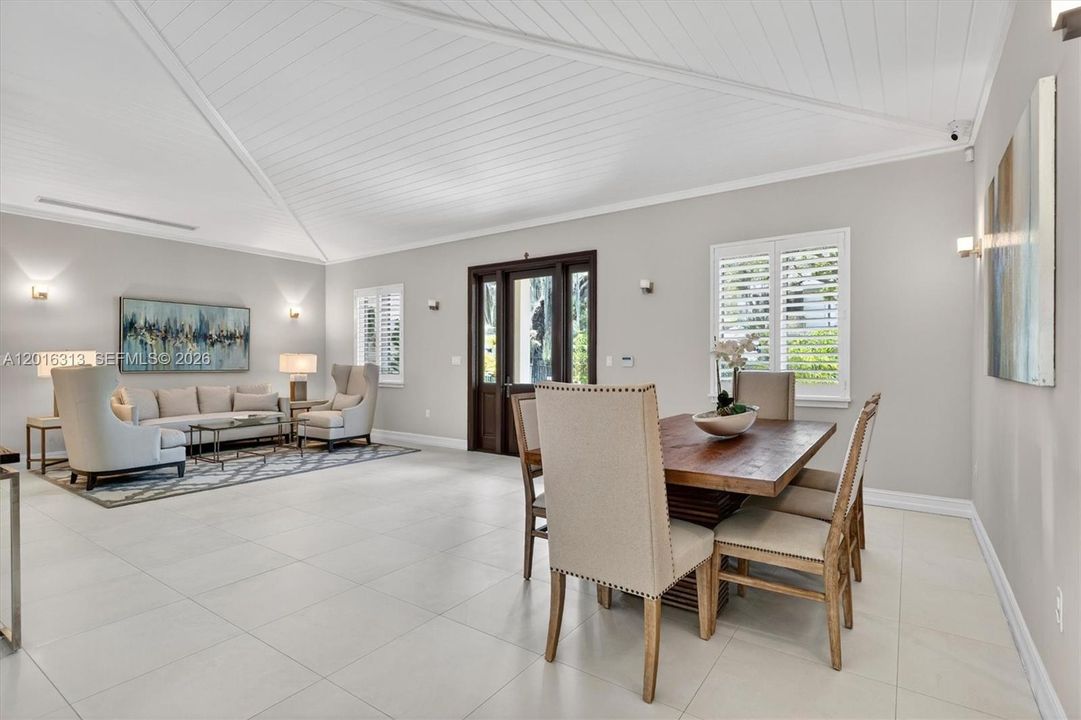 For Sale: $3,620,000 (3 beds, 3 baths, 2721 Square Feet)